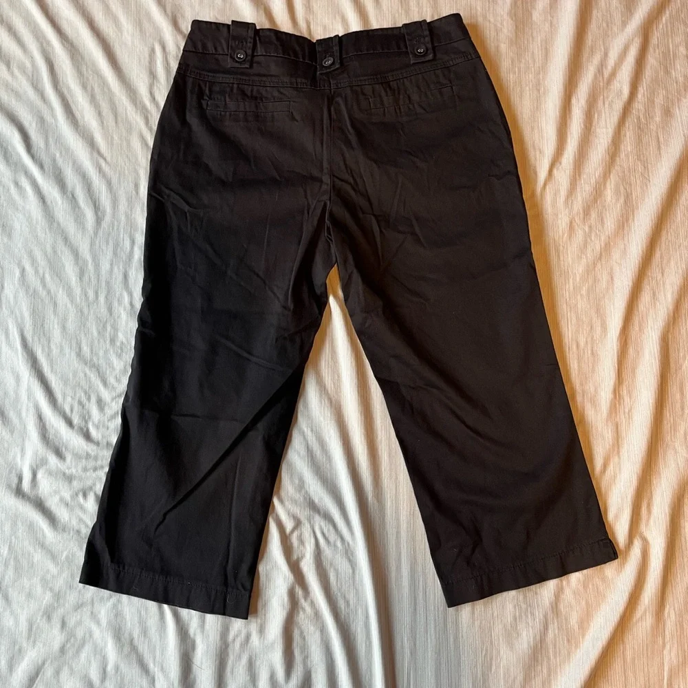 Apostrophe black capris 6 petite 4 pocket like new - Picture 2 of 4
